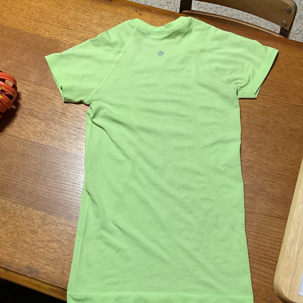 Lululemon Swifty tech lime Green Short Sleeve Tee